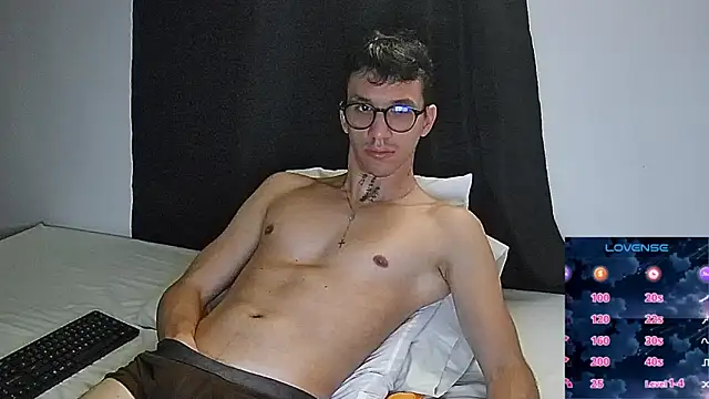 Snapshot of angelicious_ chatting on 03.23.26 angelicious online show from 03.23.26