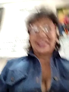 Snapshot of OliviaMorris1 chatting on 09.21.25 OliviaMorris1 online show from 09.21.25