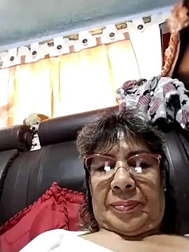 Snapshot of OliviaMorris1 chatting on 09.30.25 OliviaMorris1 online show from 09.30.25