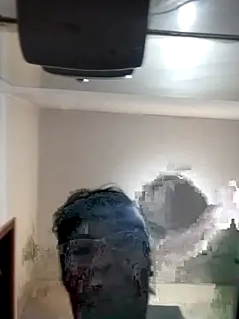 Snapshot of OliviaMorris1 chatting on 10.05.25 OliviaMorris1 online show from 10.05.25