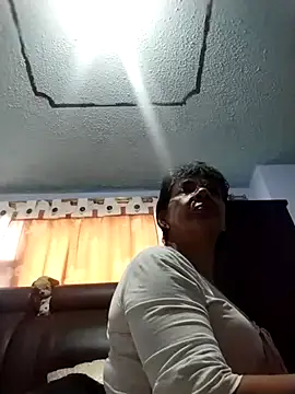 Snapshot of OliviaMorris1 chatting on 10.10.25 OliviaMorris1 online show from 10.10.25