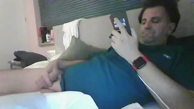 Snapshot of JasperGeil chatting on 09.27.25 JasperGeil online show from 09.27.25