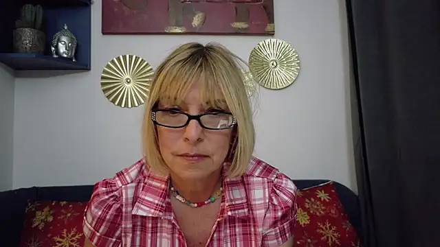 ClassyNAWTYBritMILF online show from 03.27.26