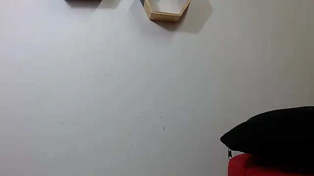 Snapshot of lola_warner chatting on 10.20.25 lola warner online show from 10.20.25