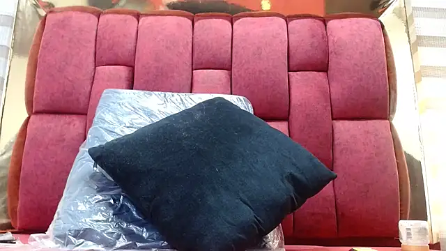 Snapshot of lola_warner chatting on 11.07.25 lola warner online show from 11.07.25