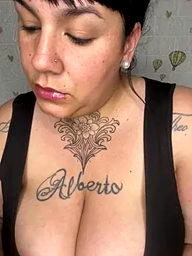 valen1891 online show from 10.24.25