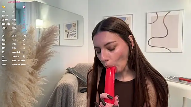 Amelie Crosby online show from 03.08.26