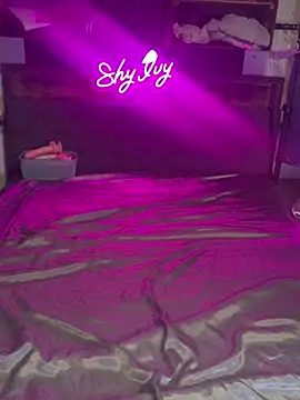 Shy Ivy online show from 09.16.25