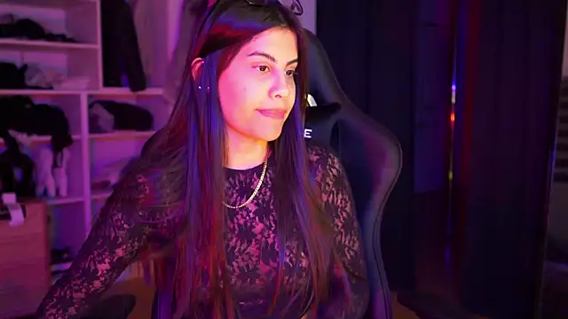 Snapshot of capriciousqueen chatting on 10.09.25 capriciousqueen online show from 10.09.25