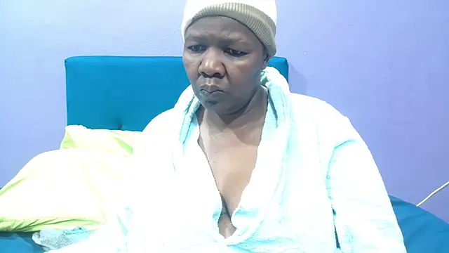 NaughtyChubbyZoe online show from 10.05.25