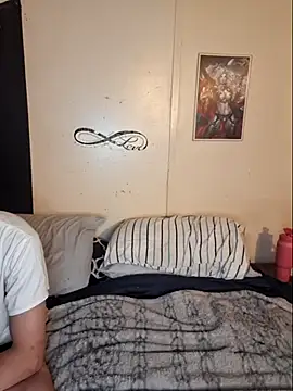 Shy Naughty Girl online show from 10.11.25