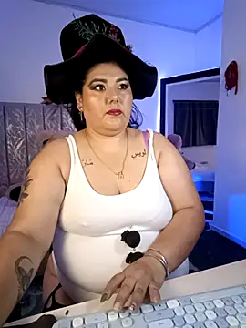 AndreaKinky online show from 12.14.25