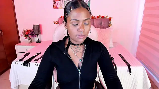 Lucie Harper online show from 09.10.25