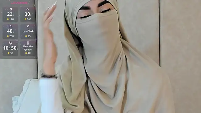  Zahiira  online show from 09.18.25