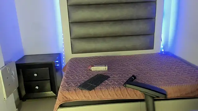 Andrea brunnette online show from 09.26.25