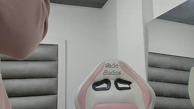 Andrea brunnette online show from 10.08.25