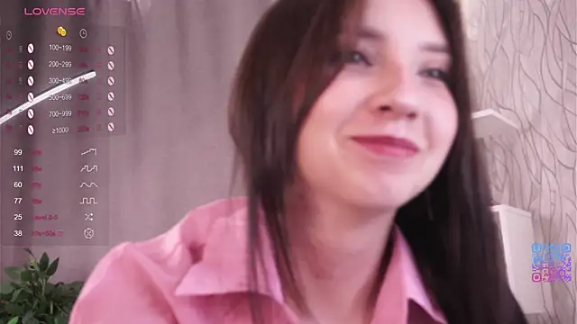 Snapshot of DaisyBlaze chatting on 10.06.25 DaisyBlaze online show from 10.06.25