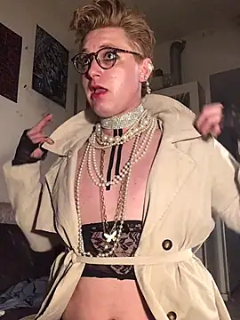 Snapshot of Sissy_Cindy_Whore chatting on 03.17.25 Sissy Cindy Whore online show from 03.17.25