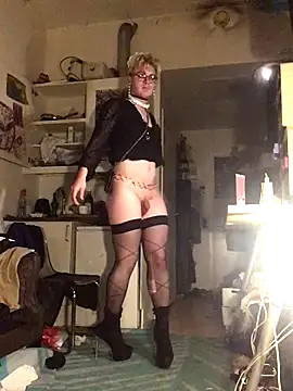 Snapshot of Sissy_Cindy_Whore chatting on 10.02.25 Sissy Cindy Whore online show from 10.02.25