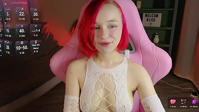 NaomiYoru online show from 11.28.25