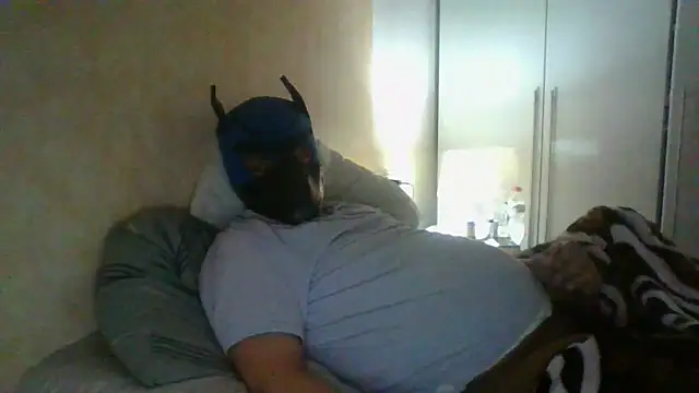 soumicuckold1 online show from 03.17.26