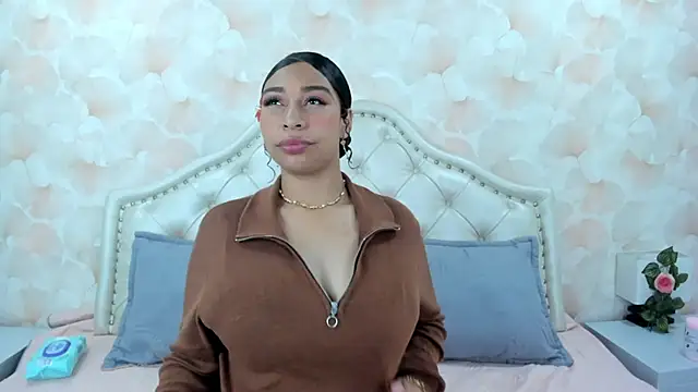 SofiaWhites online show from 05.12.26