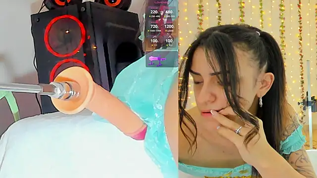 Snapshot of Kitty__Rose__ chatting on 10.15.25 Kitty  Rose   online show from 10.15.25