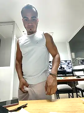 Snapshot of SanChacal5694 chatting on 09.10.25 SanChacal5694 online show from 09.10.25