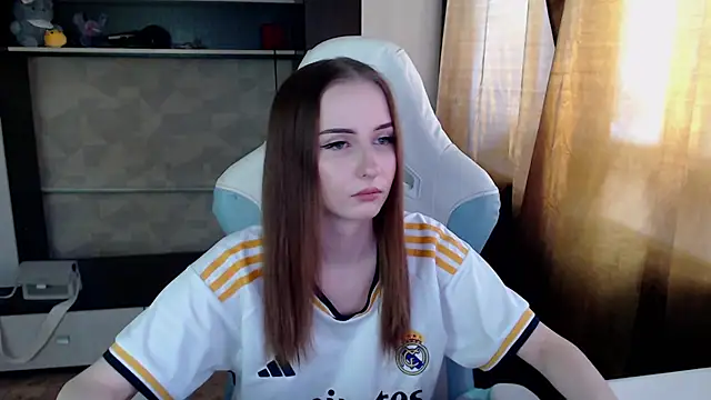 Cutti Crystal online show from 02.03.26