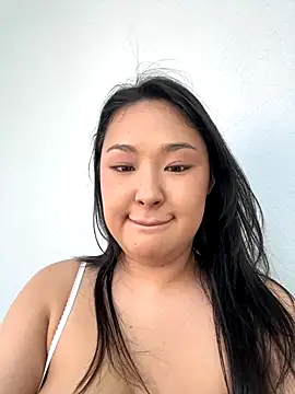 Snapshot of thedaynahoney chatting on 09.15.25 thedaynahoney online show from 09.15.25