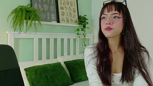 Snapshot of Taylorsmitth_ chatting on 10.15.25 Taylorsmitth  online show from 10.15.25
