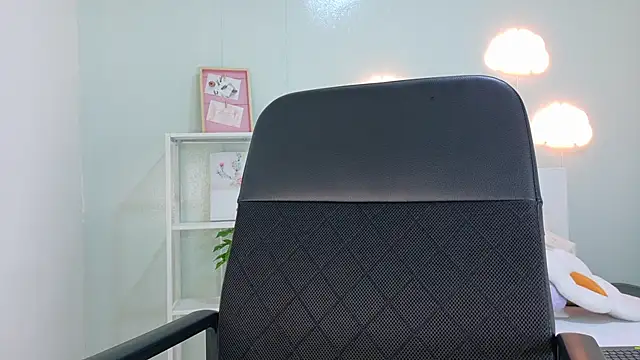 Taylorsmitth  online show from 10.29.25