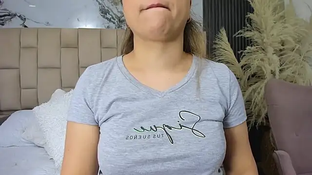 cloesummerr  online show from 02.21.26