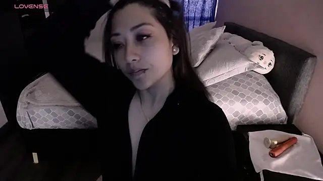 Snapshot of Mia_1120 chatting on 04.25.26 Mia 1120 online show from 04.25.26