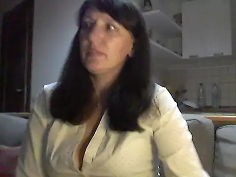 Snapshot of Elena48324 chatting on 09.22.25 Elena48324 online show from 09.22.25