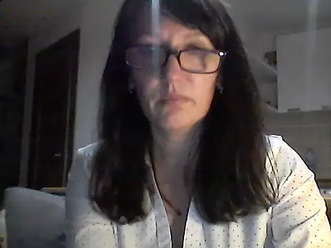 Snapshot of Elena48324 chatting on 10.31.25 Elena48324 online show from 10.31.25