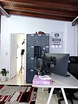 Zafiro  Brown online show from 12.15.25