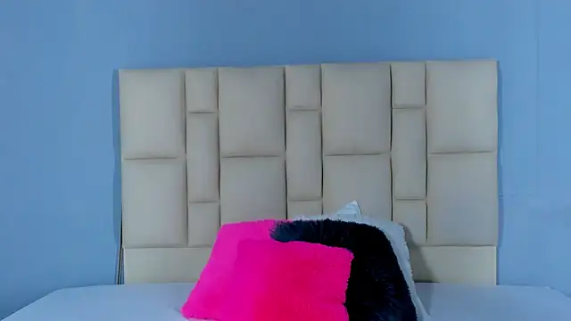 Zafiro  Brown online show from 12.20.25