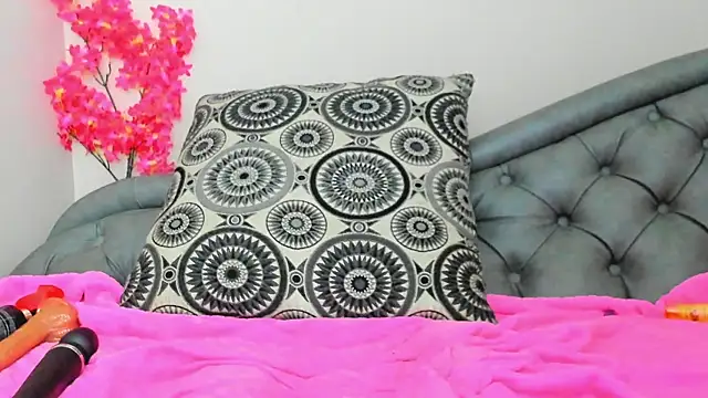 Dafne Mel online show from 09.13.25