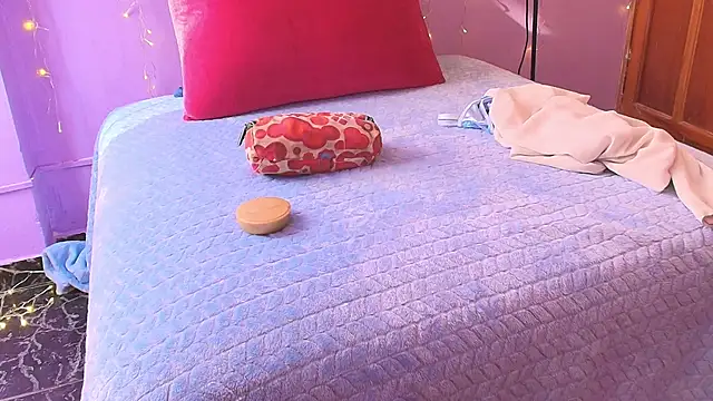 Dafne Mel online show from 11.20.25