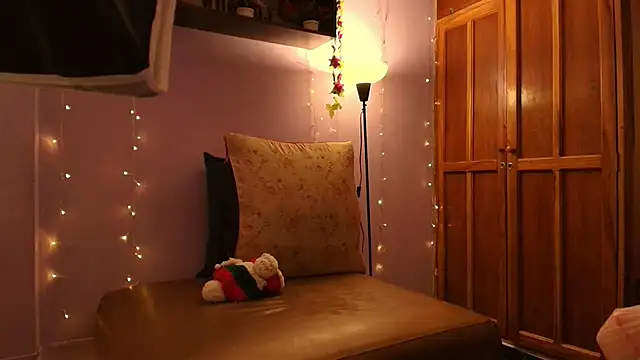 Dafne Mel online show from 11.24.25