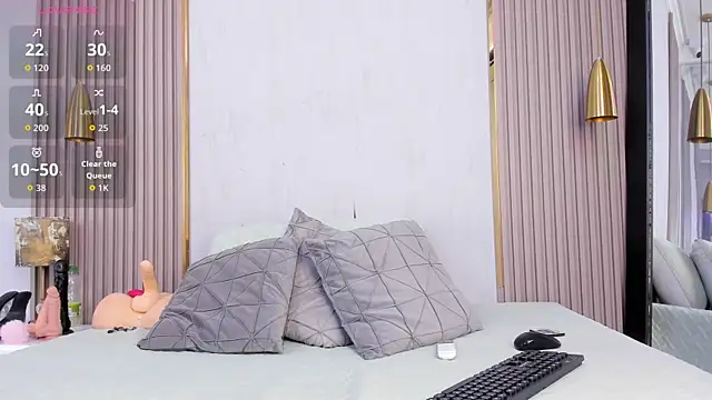 Snapshot of Skylar_Smith_ chatting on 10.07.25 Skylar Smith online show from 10.07.25