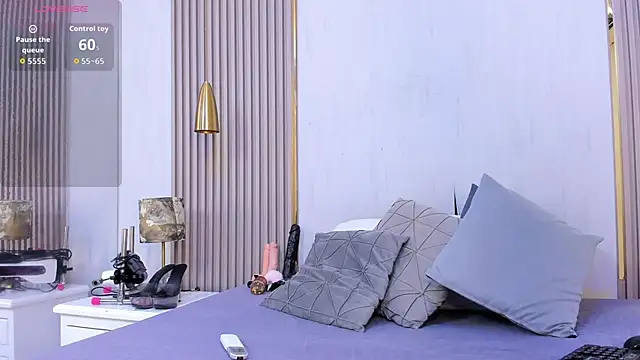 Snapshot of Skylar_Smith_ chatting on 10.24.25 Skylar Smith online show from 10.24.25