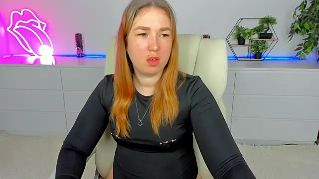 Snapshot of Sofii_darling chatting on 02.13.26 Sofii darling online show from 02.13.26