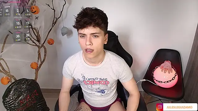 Snapshot of stev_austin_ chatting on 10.14.25 stev austin online show from 10.14.25