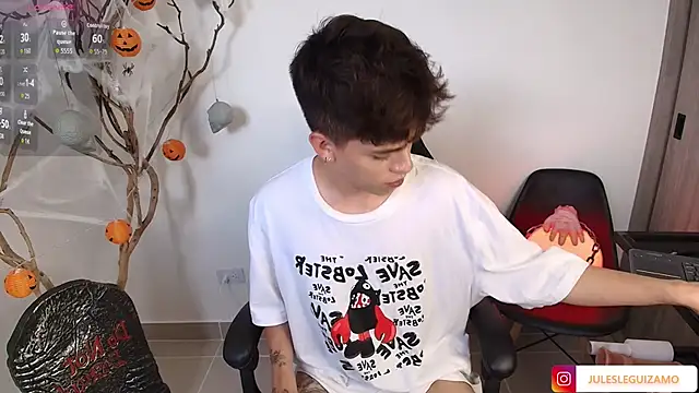 Snapshot of stev_austin_ chatting on 10.15.25 stev austin online show from 10.15.25