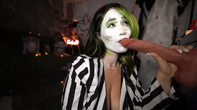 heylixie   online show from 10.25.25