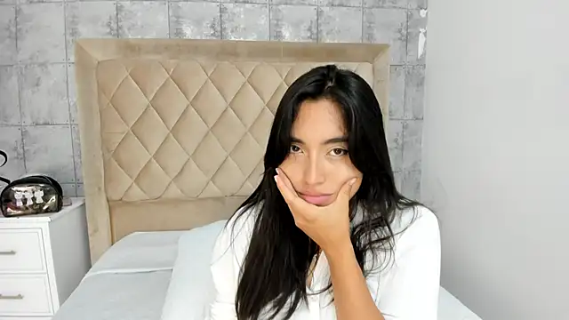 Snapshot of Starbutterflyy_ chatting on 10.12.25 Starbutterflyy  online show from 10.12.25