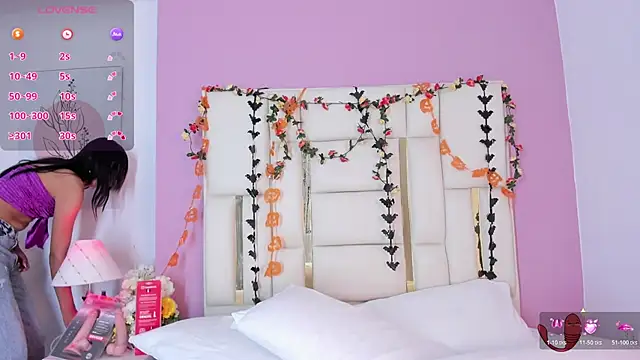 Silvana-Castro online show from 10.25.25