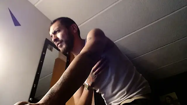 malek xarx  online show from 10.17.25